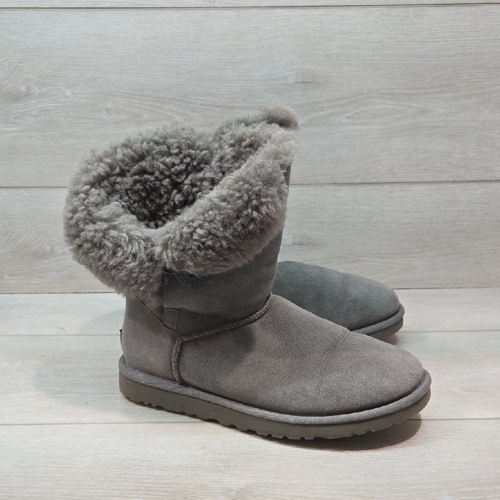 Ugg Australia Women 5803 Cozy Gray Leather Shearling Boots Shoes Sz 7